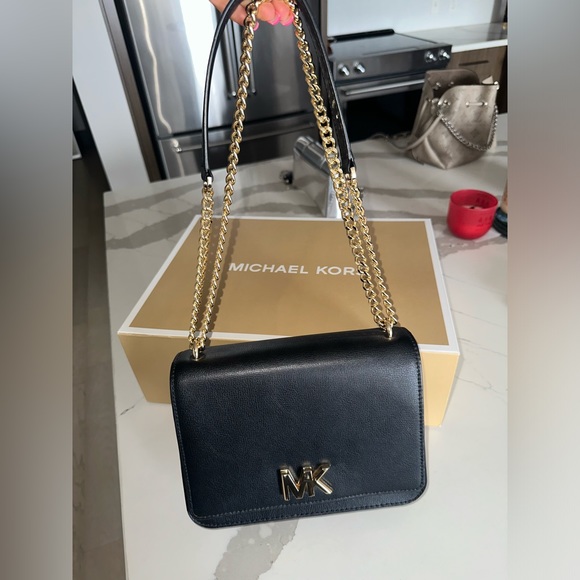 MICHAEL KORS Large Mott Leather Shoulder Bag - Picture 4 of 16